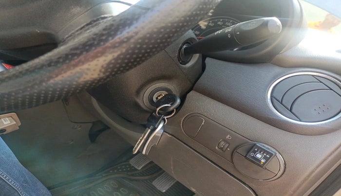 2012 Hyundai i10 MAGNA 1.2, CNG, Manual, 1,30,441 km, interior