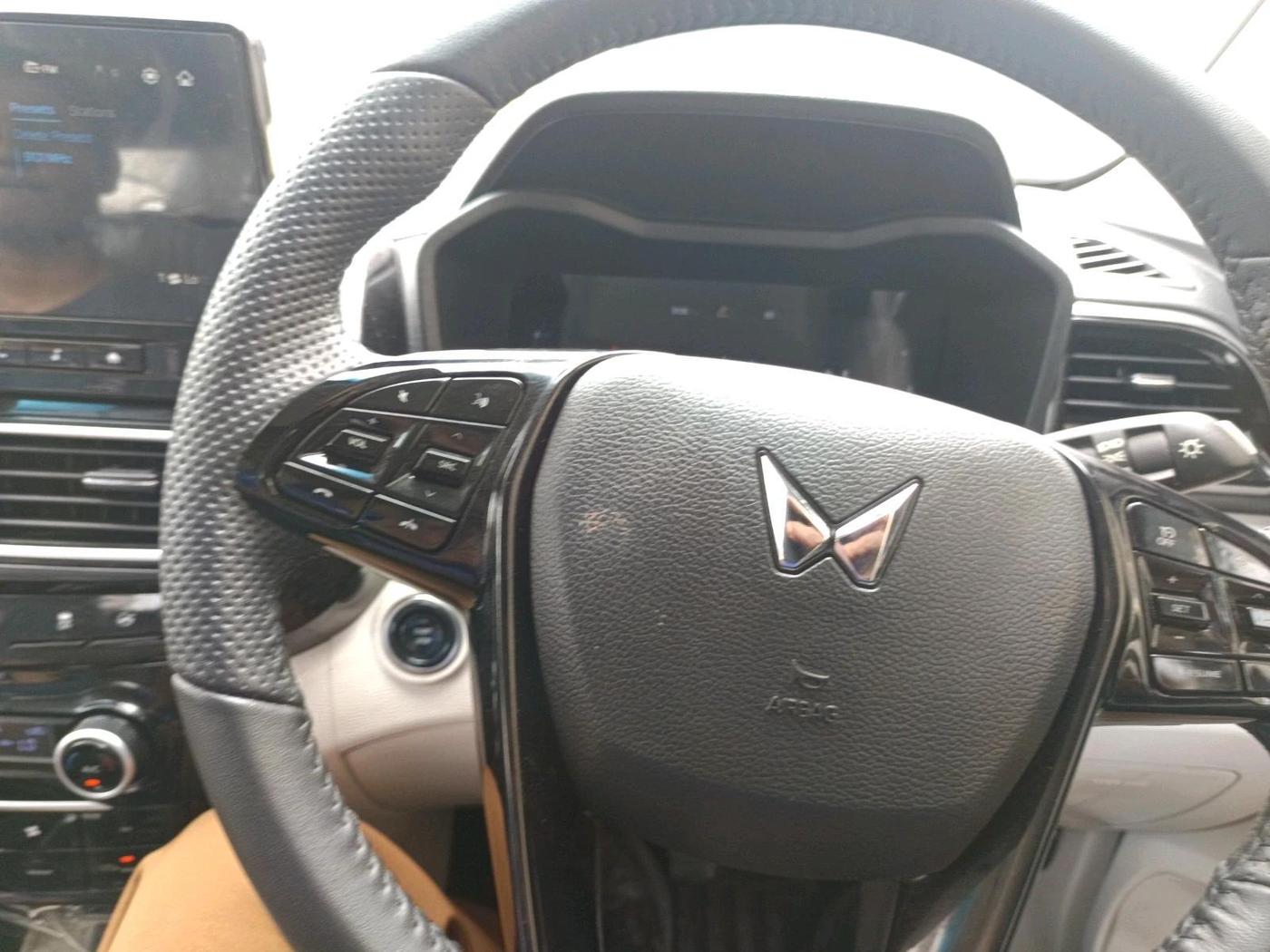 2024 Mahindra XUV 3XO AX5 1.2 L TCMPFi, Petrol, Manual, 5,341 km, interior