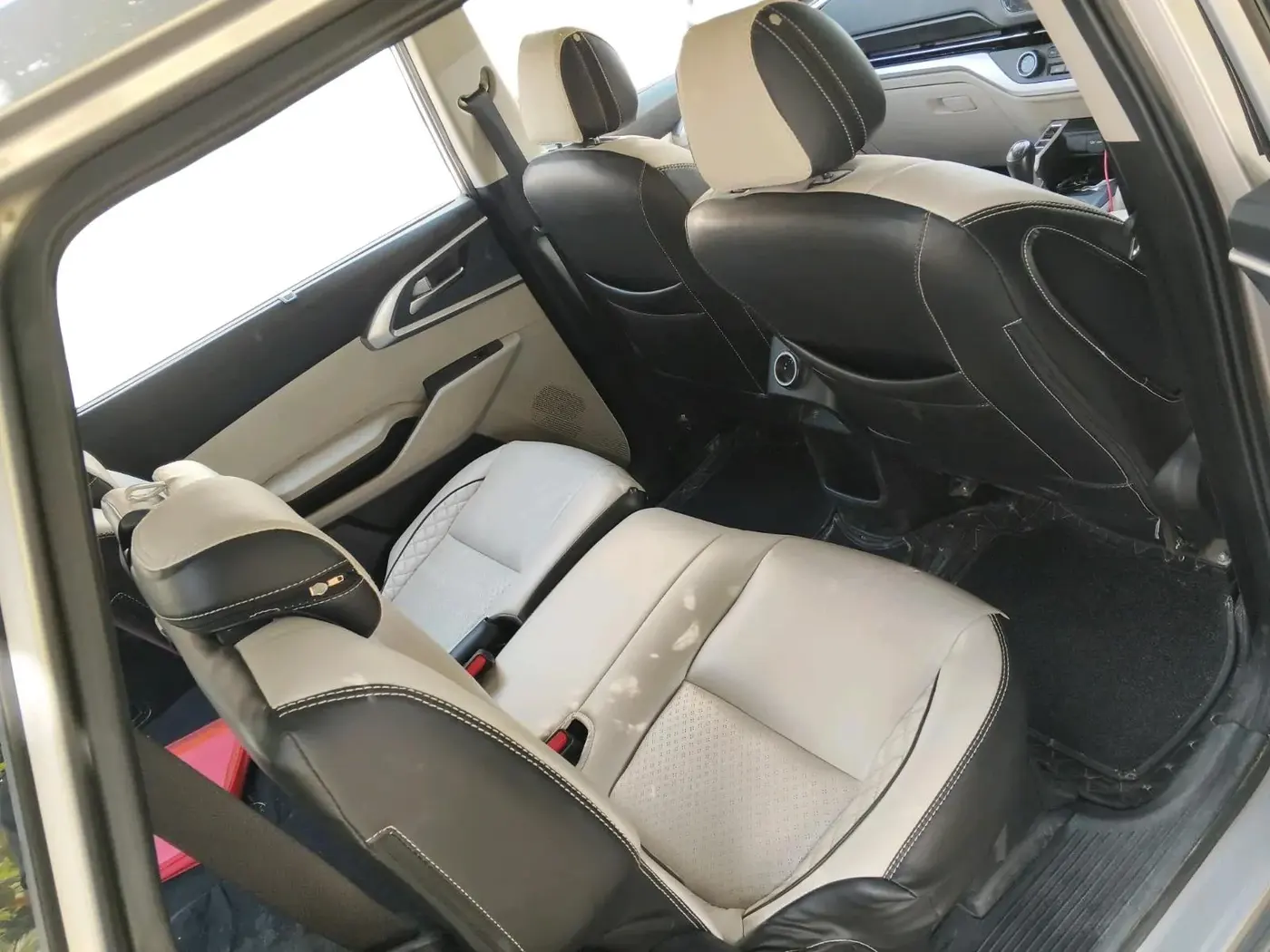 2023 KIA CARENS PREMIUM 1.5 PETROL 7 STR, Petrol, Manual, 19,091 km, interior