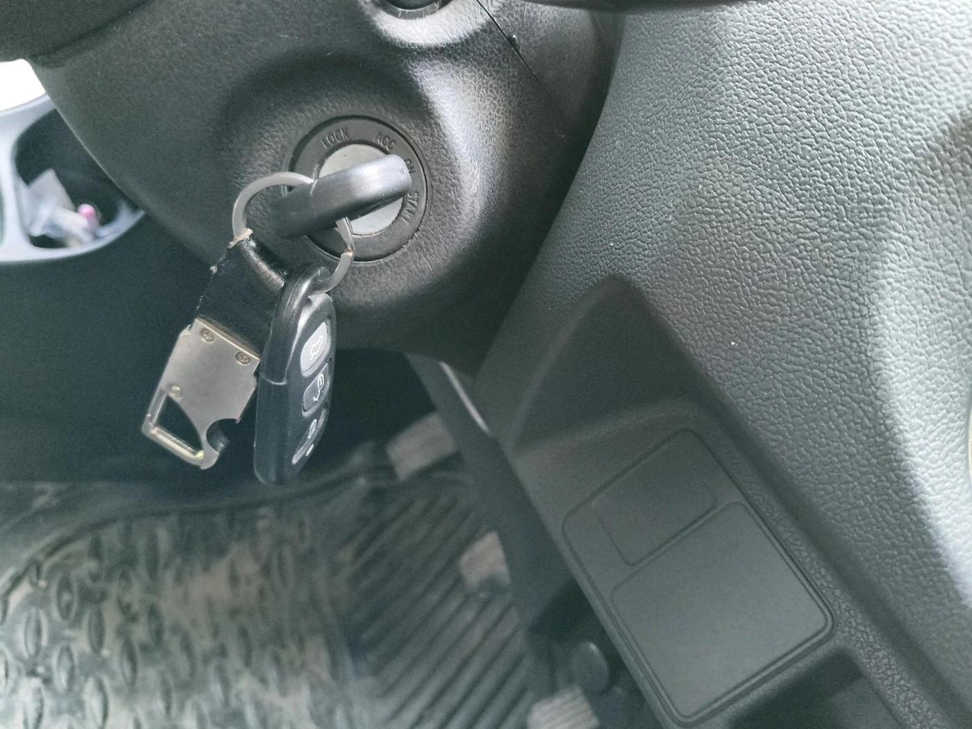 2012 Toyota Etios G, Petrol, Manual, 1,89,527 km, interior