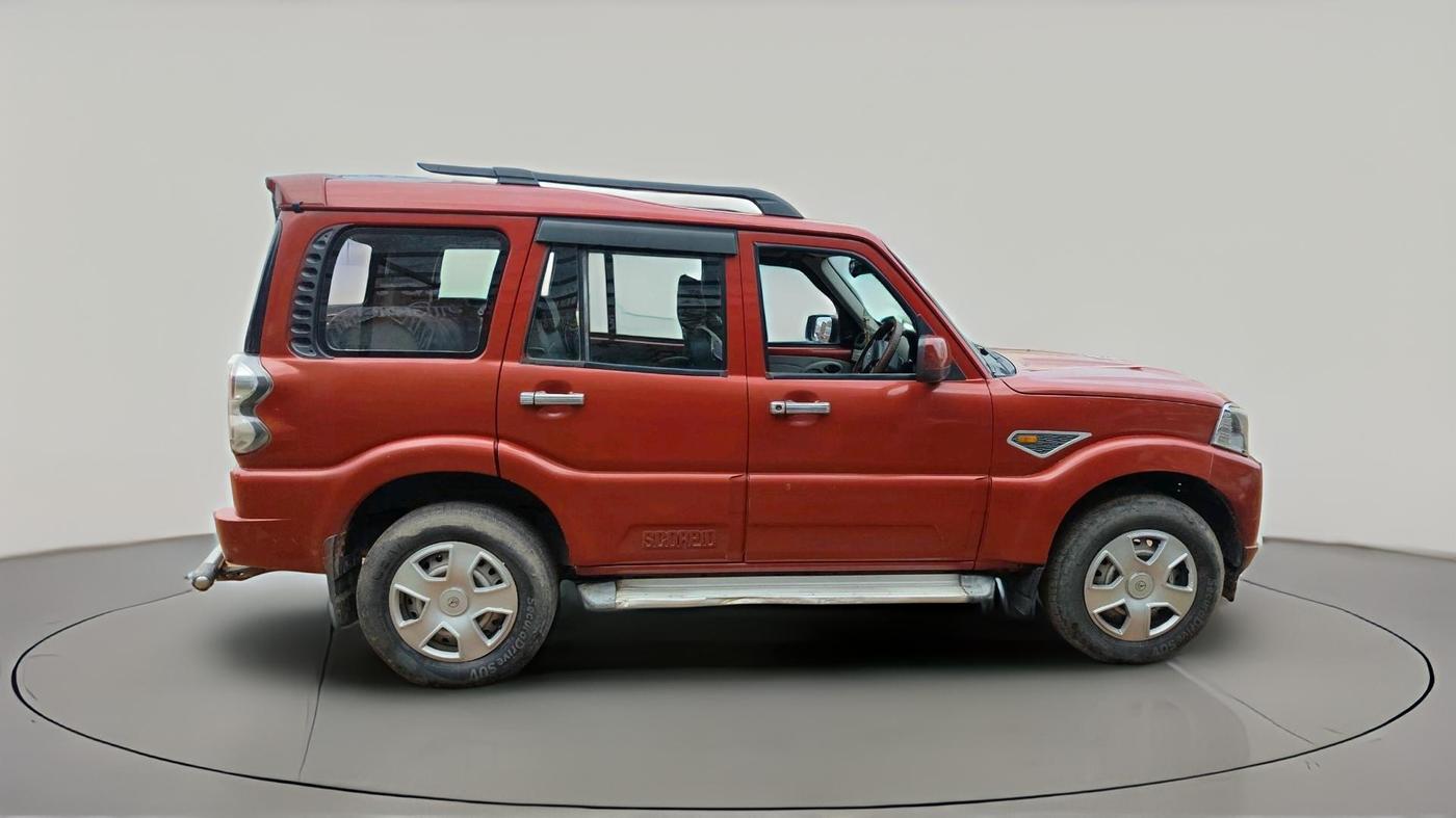 2017 Mahindra Scorpio S4 1.99 INTELLI-HYBRID, Diesel, Manual, 88,370 km, exterior