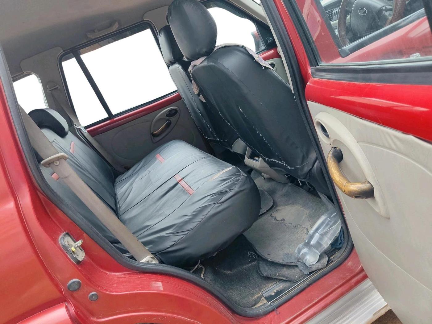 2017 Mahindra Scorpio S4 1.99 INTELLI-HYBRID, Diesel, Manual, 88,370 km, interior