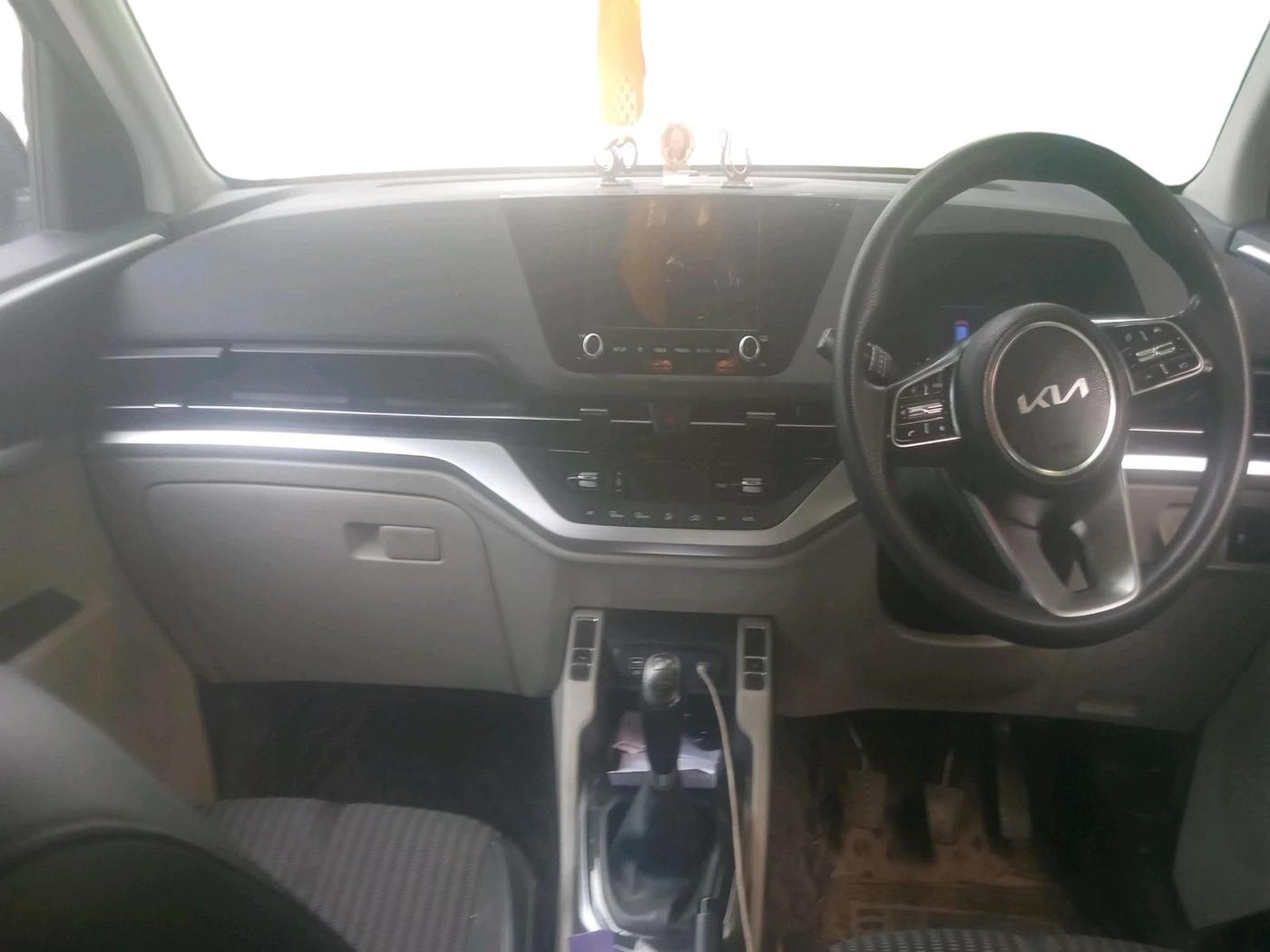2023 KIA CARENS PRESTIGE PLUS 1.4 PETROL 7 STR, Petrol, Manual, 49,636 km, interior