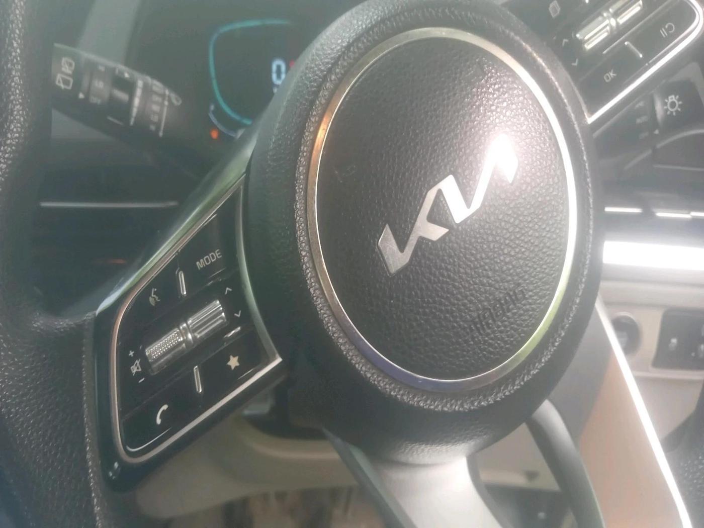 2023 KIA CARENS PRESTIGE PLUS 1.4 PETROL 7 STR, Petrol, Manual, 49,636 km, interior