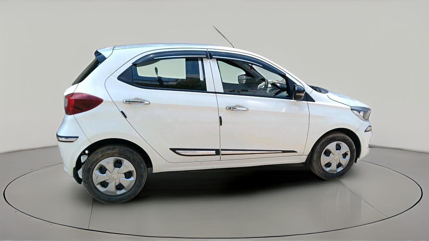 2024 Tata Tiago XM CNG, CNG, Manual, 13,387 km, exterior