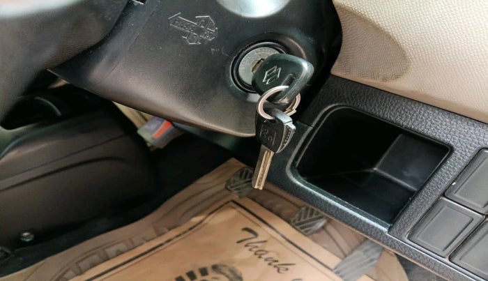 2013 Maruti Wagon R 1.0 LXI, Petrol, Manual, 52,926 km, interior