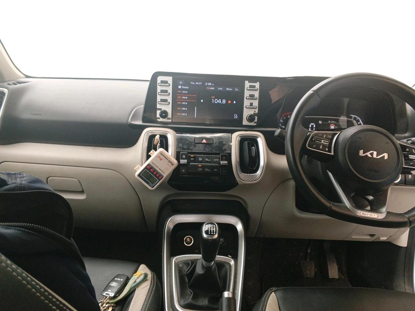2023 KIA SONET HTX 1.0 IMT, Petrol, Manual, 29,295 km, interior