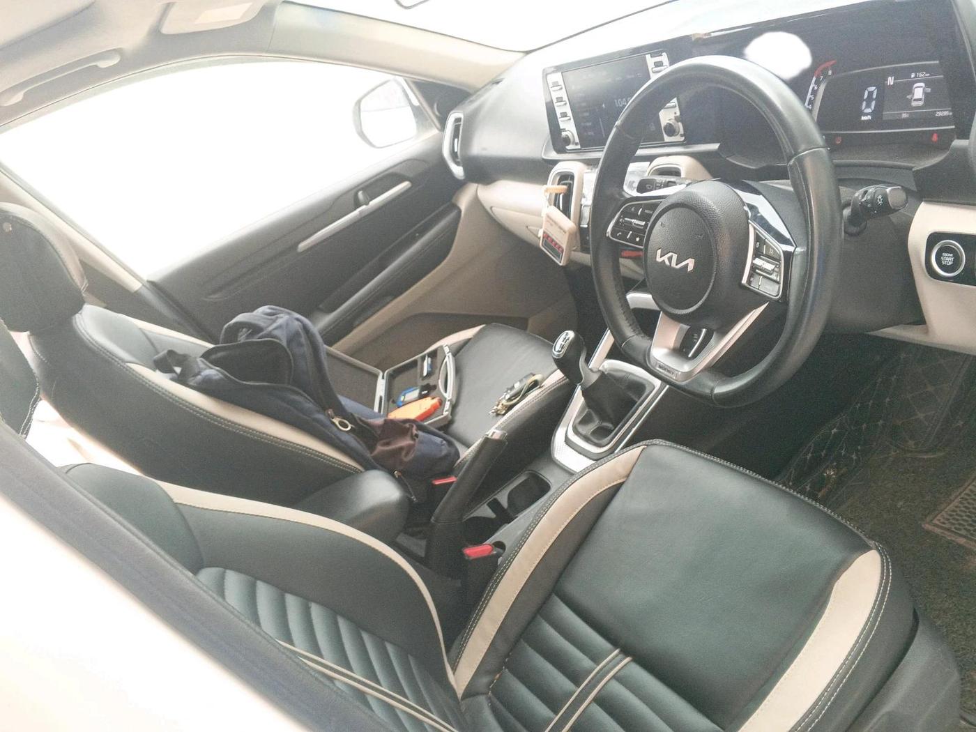 2023 KIA SONET HTX 1.0 IMT, Petrol, Manual, 29,295 km, interior