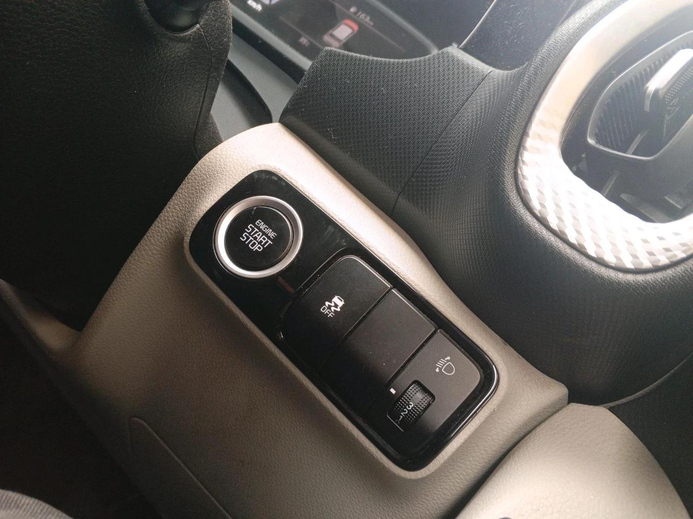 2023 KIA SONET HTX 1.0 IMT, Petrol, Manual, 29,295 km, interior
