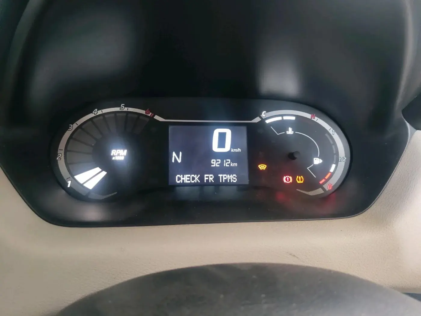 2024 Nissan MAGNITE  XE AMT EZ Shift, Petrol, Automatic, 9,212 km, interior