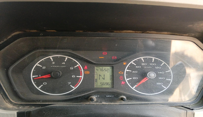 2017 Mahindra Scorpio S6 PLUS 1.99, Diesel, Manual, 56,963 km, interior