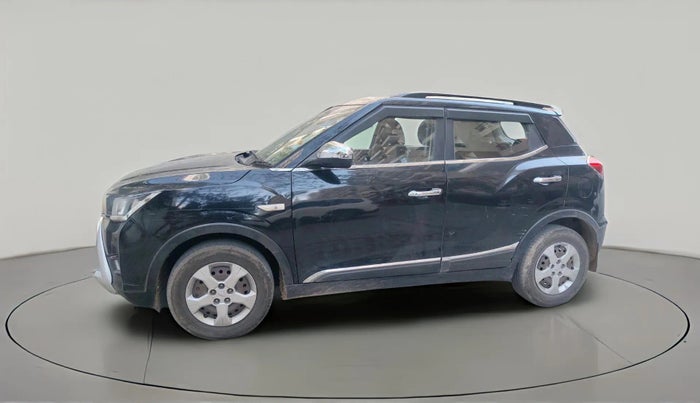 2019 Mahindra XUV300 W6 1.5 DIESEL, Diesel, Manual, 1,30,603 km, exterior
