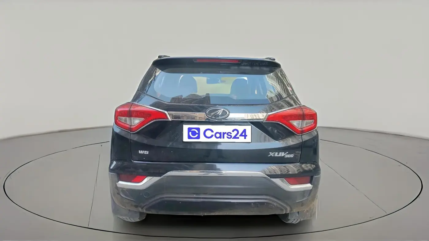 2019 Mahindra XUV300 W6 1.5 DIESEL, Diesel, Manual, 1,30,603 km, exterior