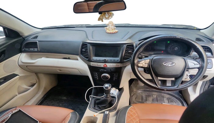 2019 Mahindra XUV300 W6 1.5 DIESEL, Diesel, Manual, 1,30,603 km, interior