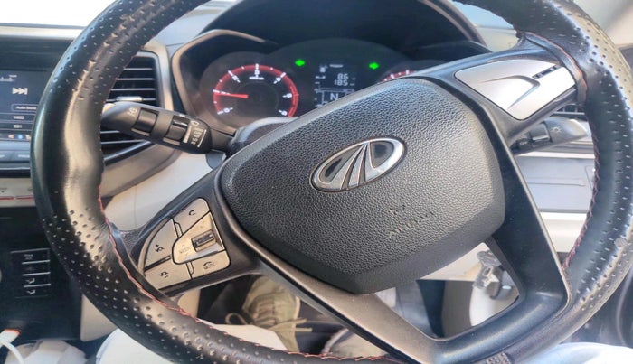 2019 Mahindra XUV300 W6 1.5 DIESEL, Diesel, Manual, 1,30,603 km, interior