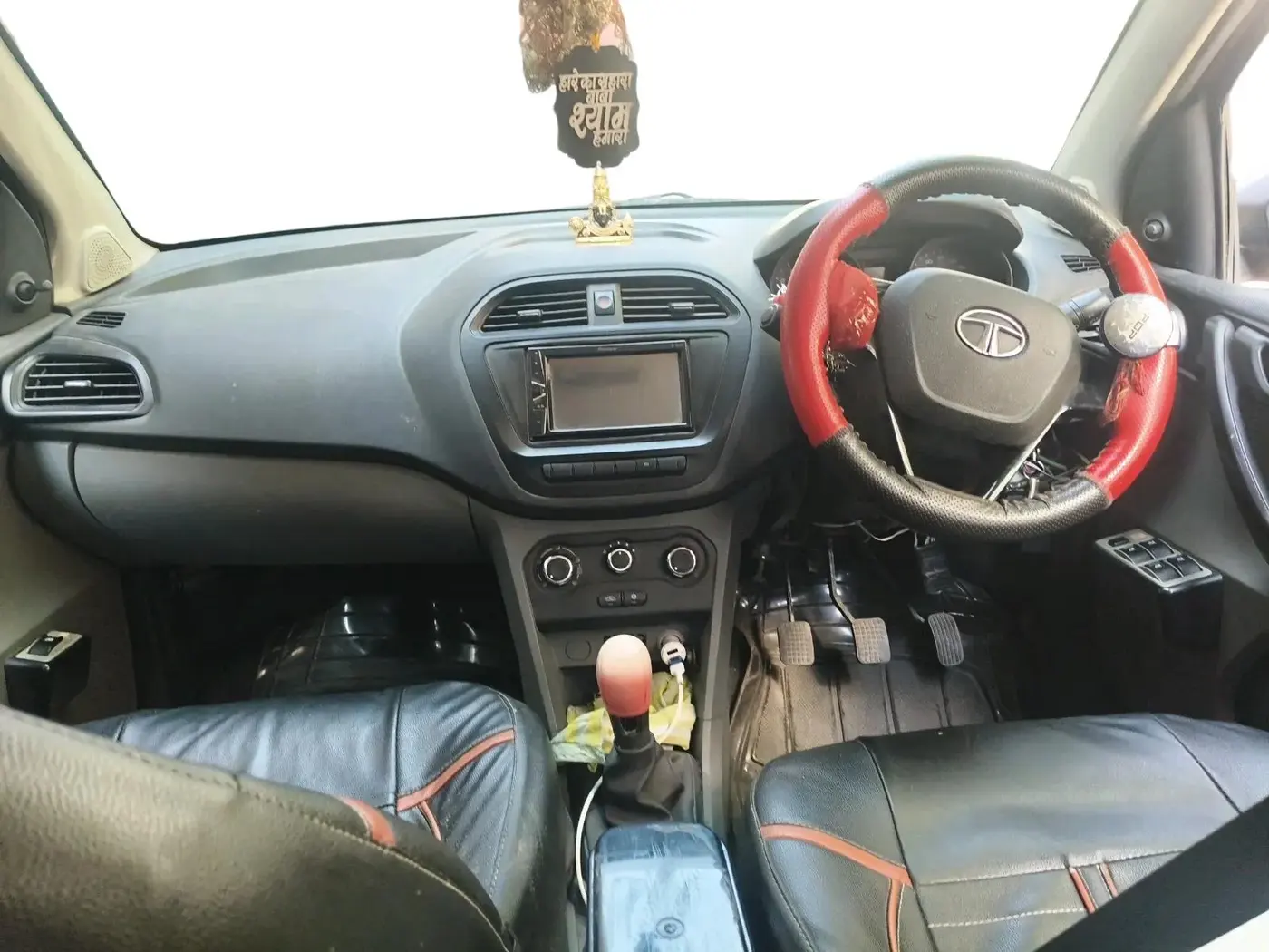 2018 Tata TIGOR XE PETROL, Petrol, Manual, 51,545 km, interior