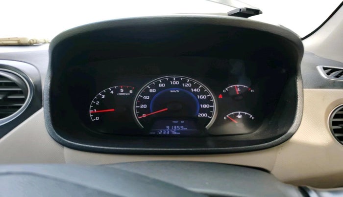 2017 Hyundai Grand i10 SPORTZ (O) 1.2 U2 CRDI, Diesel, Manual, 1,23,376 km, interior