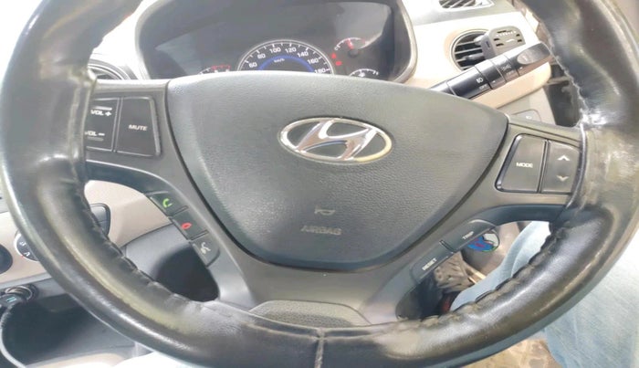 2017 Hyundai Grand i10 SPORTZ (O) 1.2 U2 CRDI, Diesel, Manual, 1,23,376 km, interior