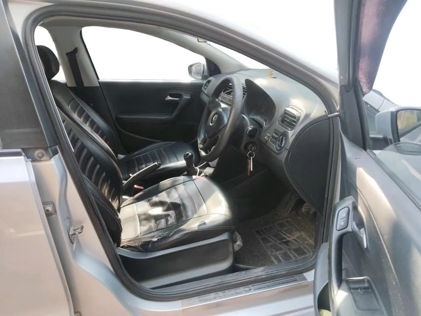 2019 Volkswagen Ameo TRENDLINE 1.0L, CNG, Manual, 1,61,584 km, interior