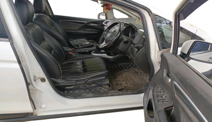 2018 Honda WR-V 1.5L I-DTEC VX MT, Diesel, Manual, 1,25,631 km, interior