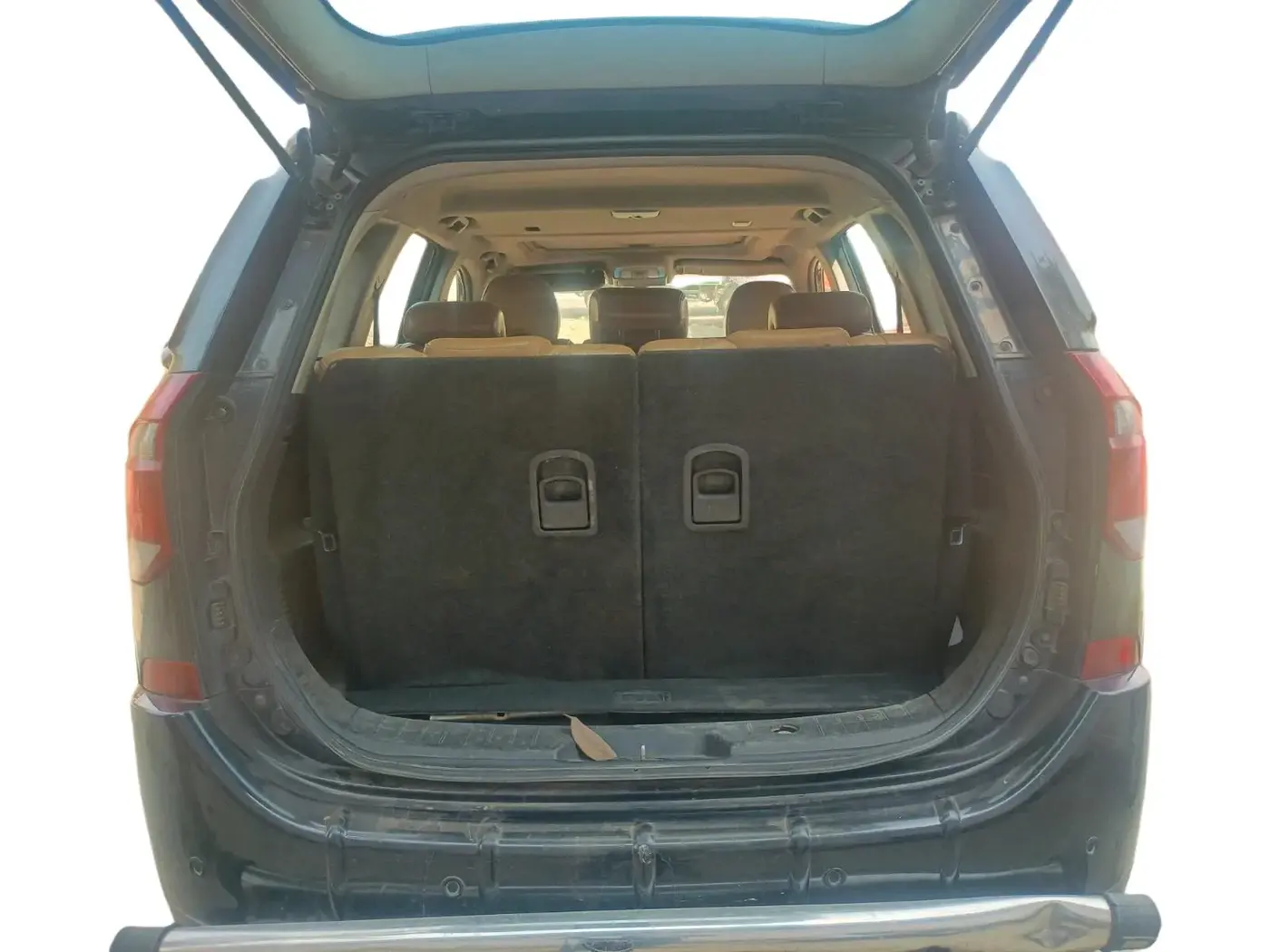 2019 Mahindra XUV500 W11 AT, Diesel, Automatic, 1,05,152 km, exterior