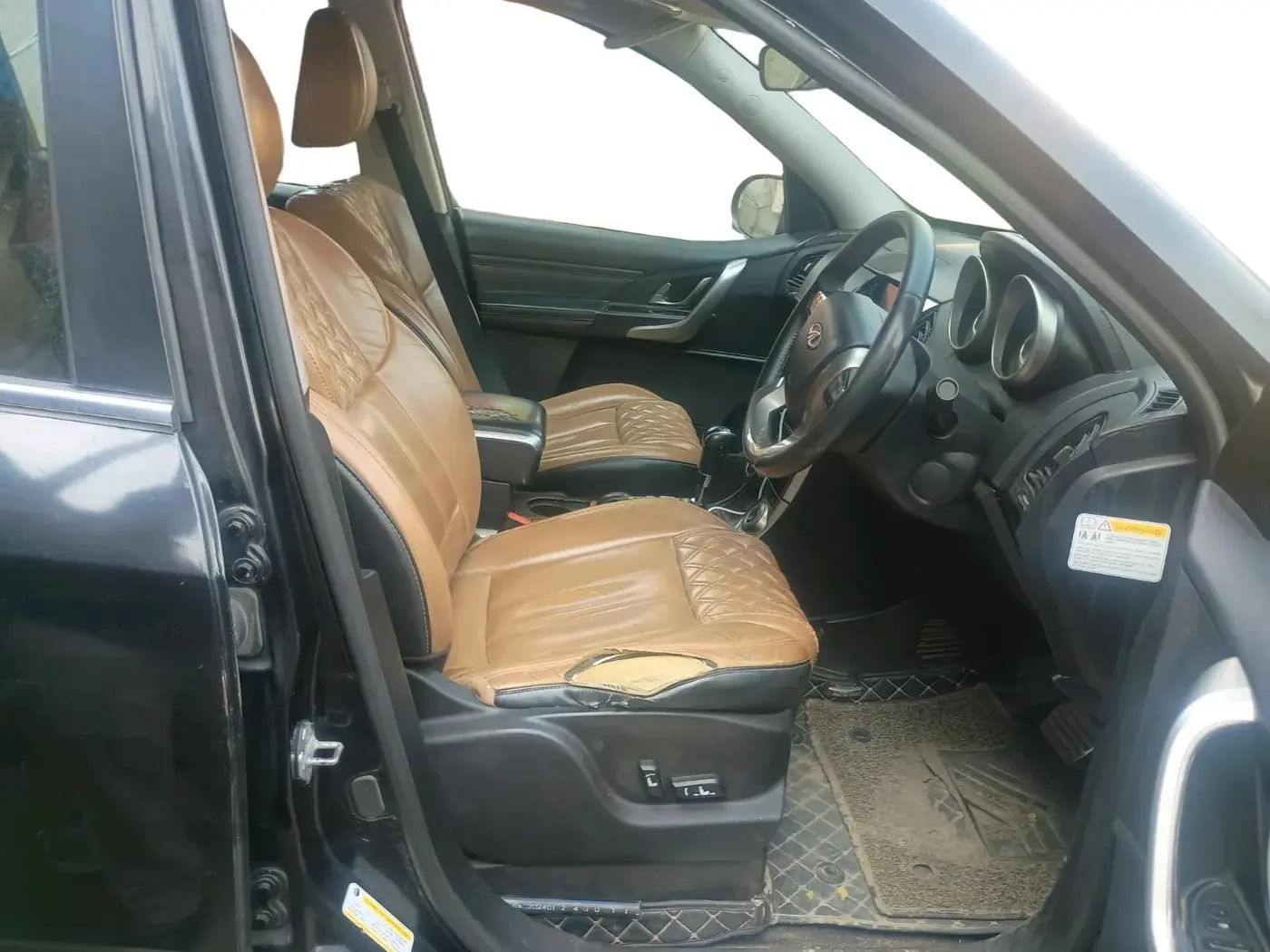 2019 Mahindra XUV500 W11 AT, Diesel, Automatic, 1,05,152 km, interior