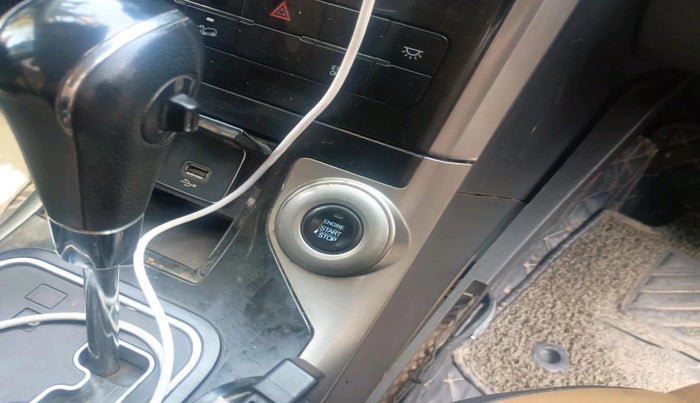 2019 Mahindra XUV500 W11 AT, Diesel, Automatic, 1,05,152 km, interior