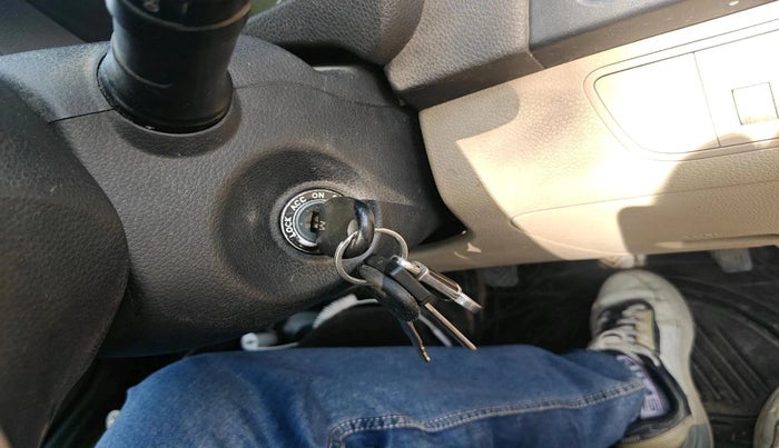 2013 Hyundai Eon MAGNA +, Petrol, Manual, 83,204 km, interior