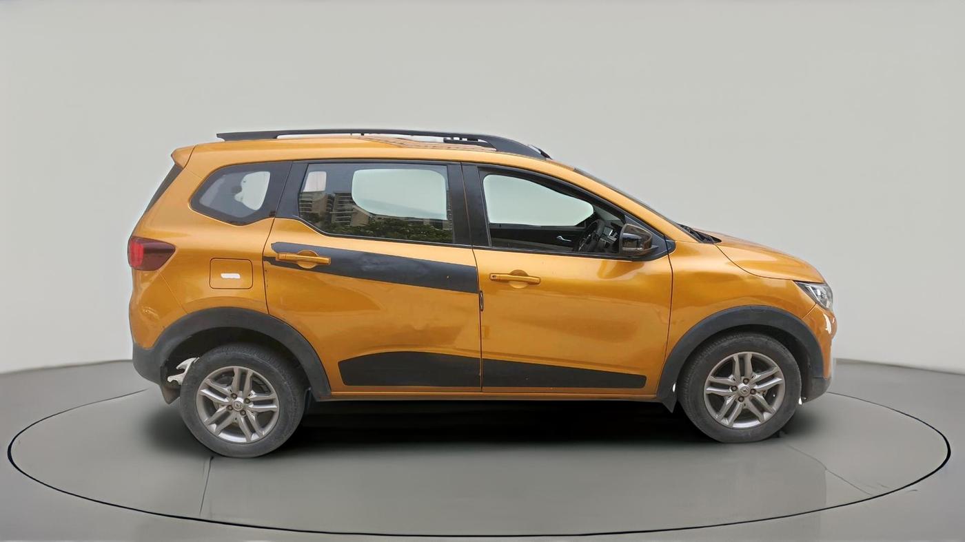 2021 Renault TRIBER RXZ, Petrol, Manual, 43,194 km, exterior