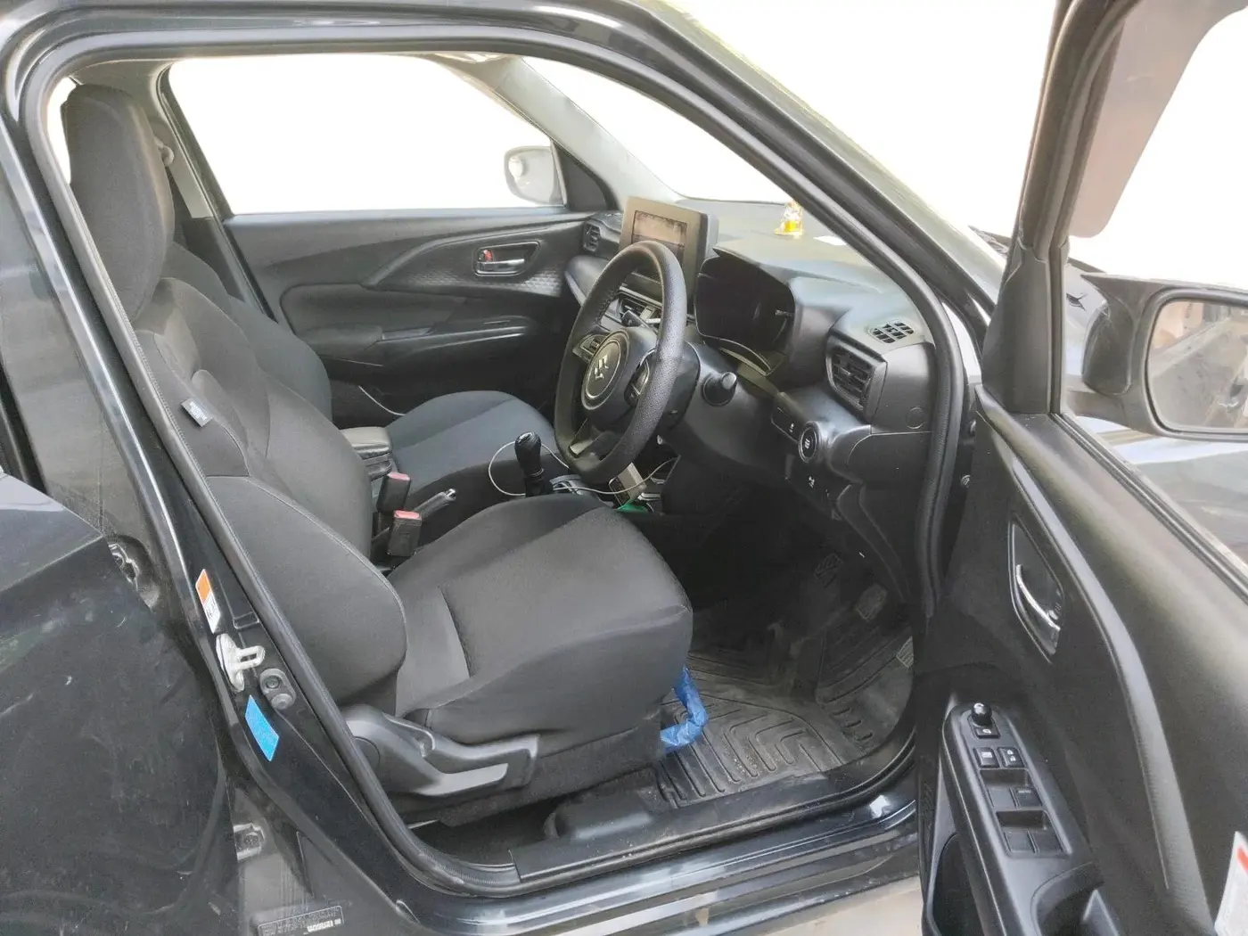 2025 Maruti Swift VXi (O) CNG, CNG, Manual, 20,784 km, interior