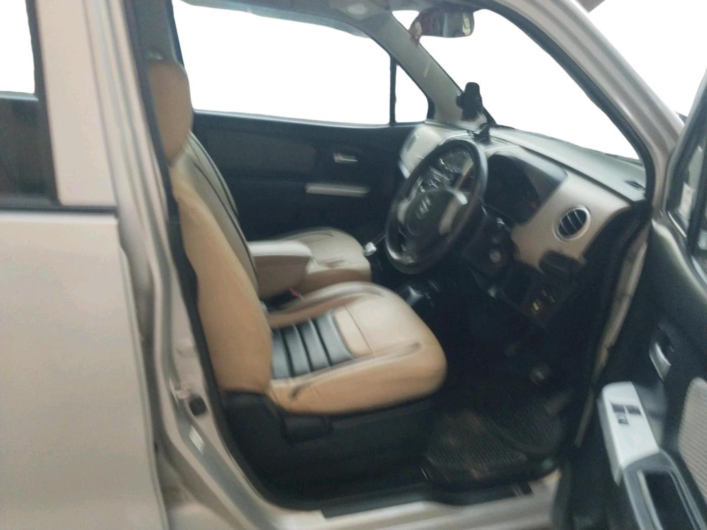 2016 Maruti Wagon R 1.0 LXI CNG, CNG, Manual, 70,181 km, interior