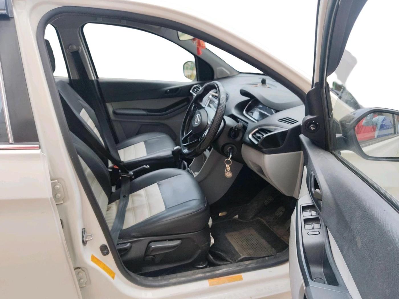 2023 Tata Tiago XT CNG, CNG, Manual, 59,562 km, interior