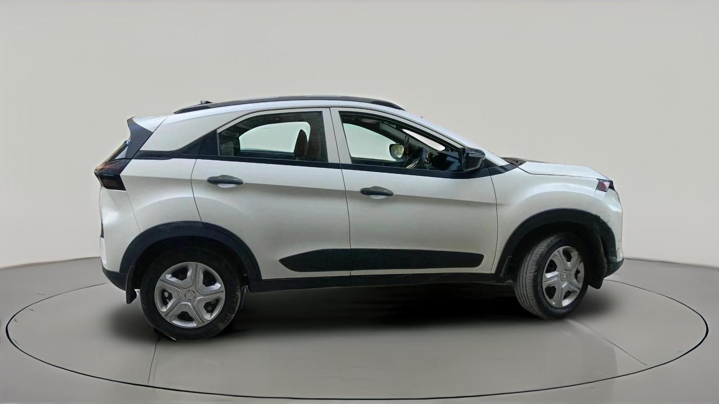2024 Tata NEXON Smart Plus S 1.2 iCNG, CNG, Manual, 3,06,012 km, exterior