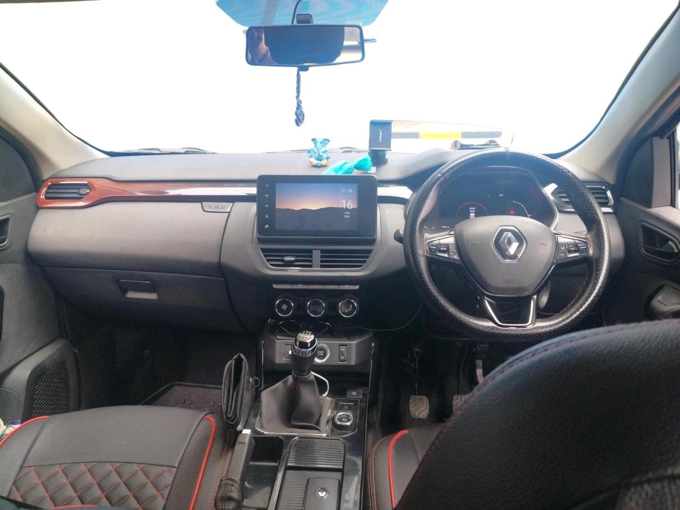 2023 Renault Kiger RXZ MT, Petrol, Manual, 17,993 km, interior