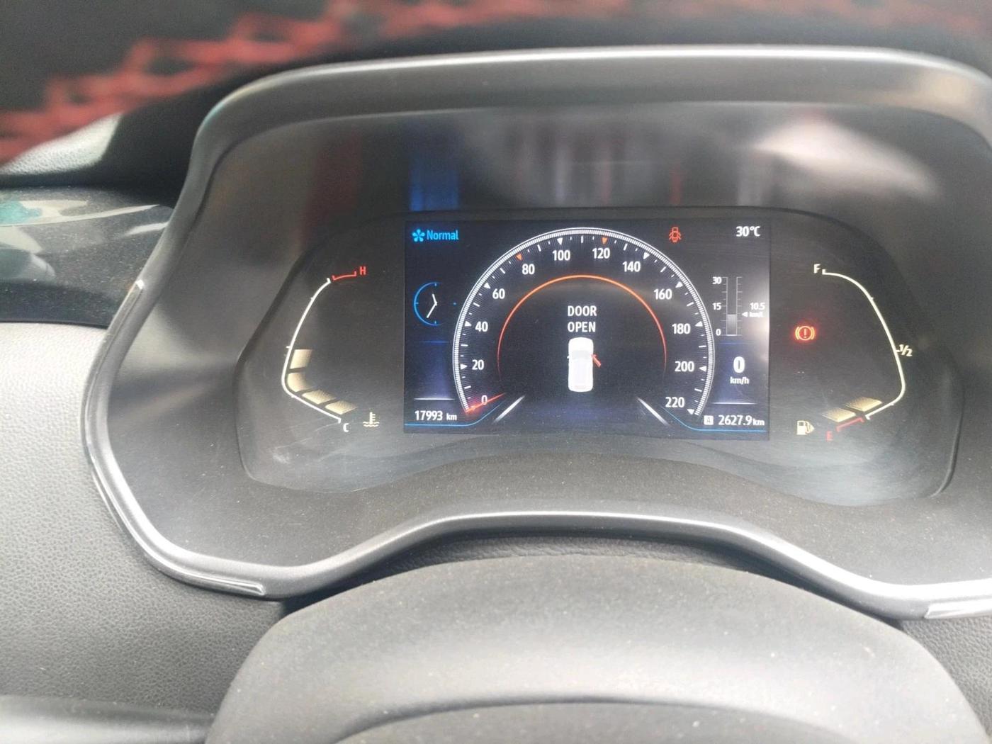 2023 Renault Kiger RXZ MT, Petrol, Manual, 17,993 km, interior