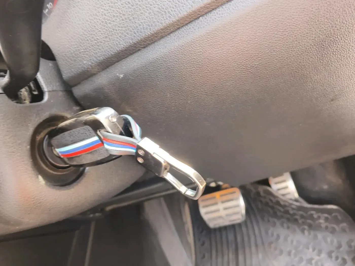 2018 Volkswagen Ameo HIGHLINE PLUS 1.5L AT 16 ALLOY, Diesel, Automatic, 1,05,601 km, interior