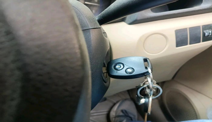 2016 Honda Amaze 1.2L I-VTEC S, Petrol, Manual, 2,35,881 km, interior