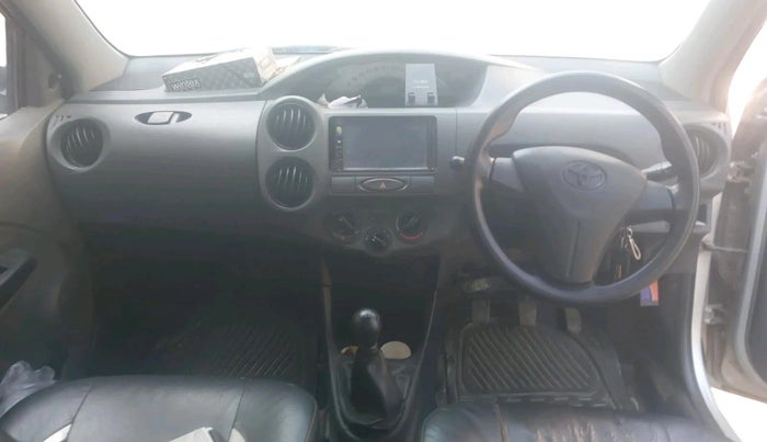 2013 Toyota Etios G, Petrol, Manual, 1,25,274 km, interior