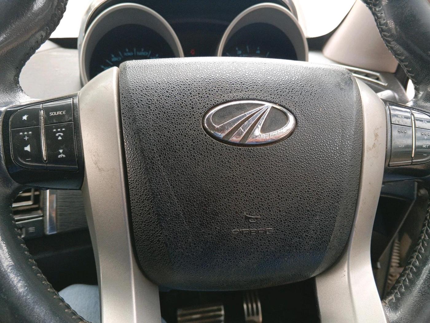2017 Mahindra XUV500 W10 AT 1.99, Diesel, Automatic, 1,42,591 km, interior