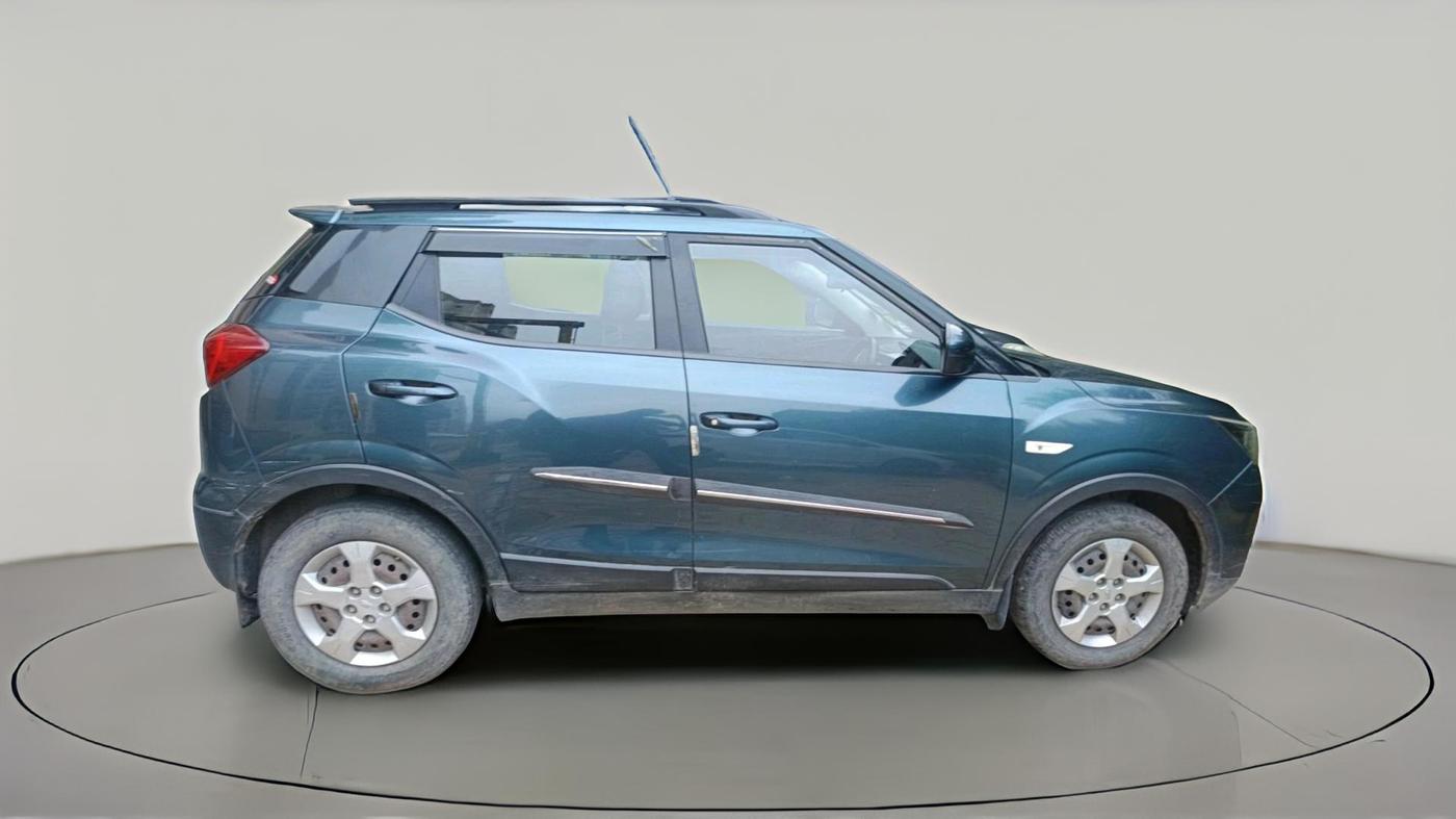 2019 Mahindra XUV300 W6 1.2 PETROL, Petrol, Manual, 85,386 km, exterior