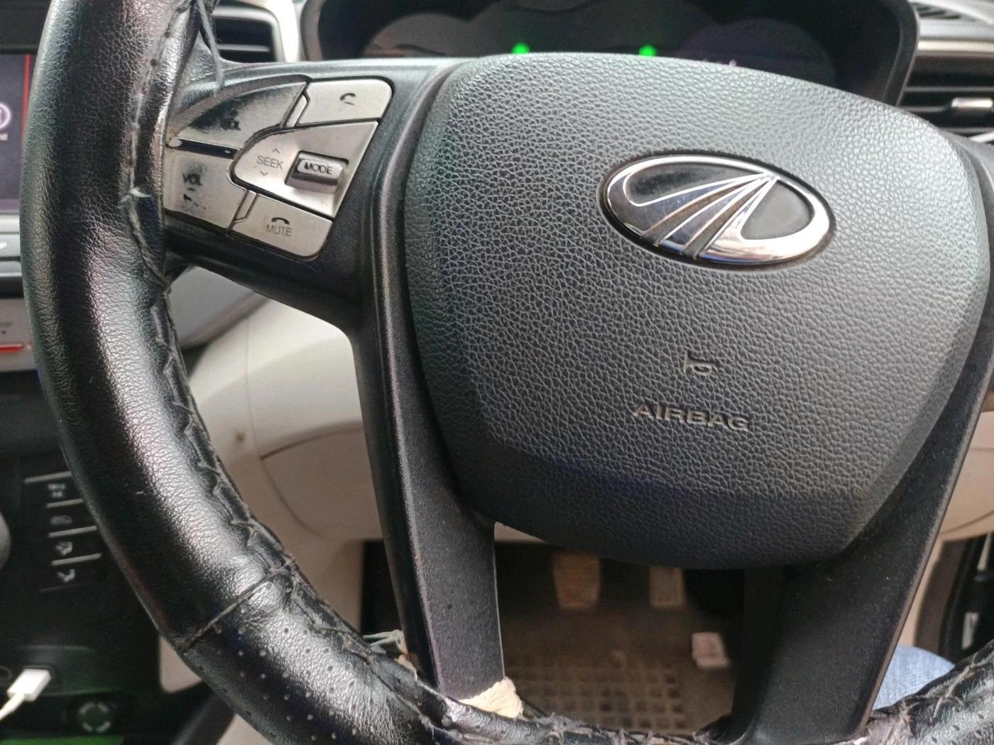 2019 Mahindra XUV300 W6 1.2 PETROL, Petrol, Manual, 85,386 km, interior