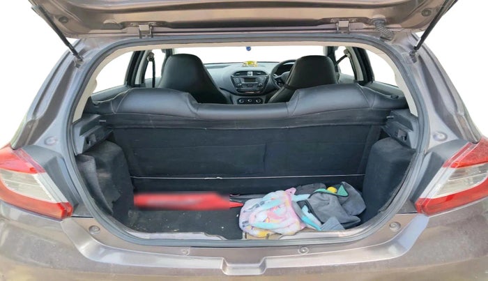 2018 Tata Tiago XT PETROL, Petrol, Manual, 47,204 km, exterior