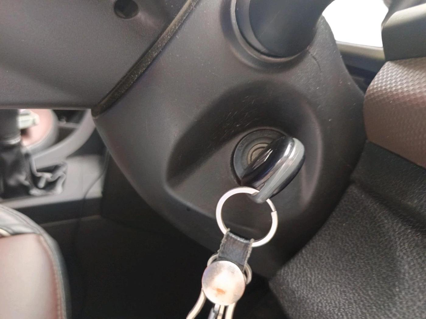 2023 Maruti BREZZA VXI S-CNG, CNG, Manual, 53,030 km, interior