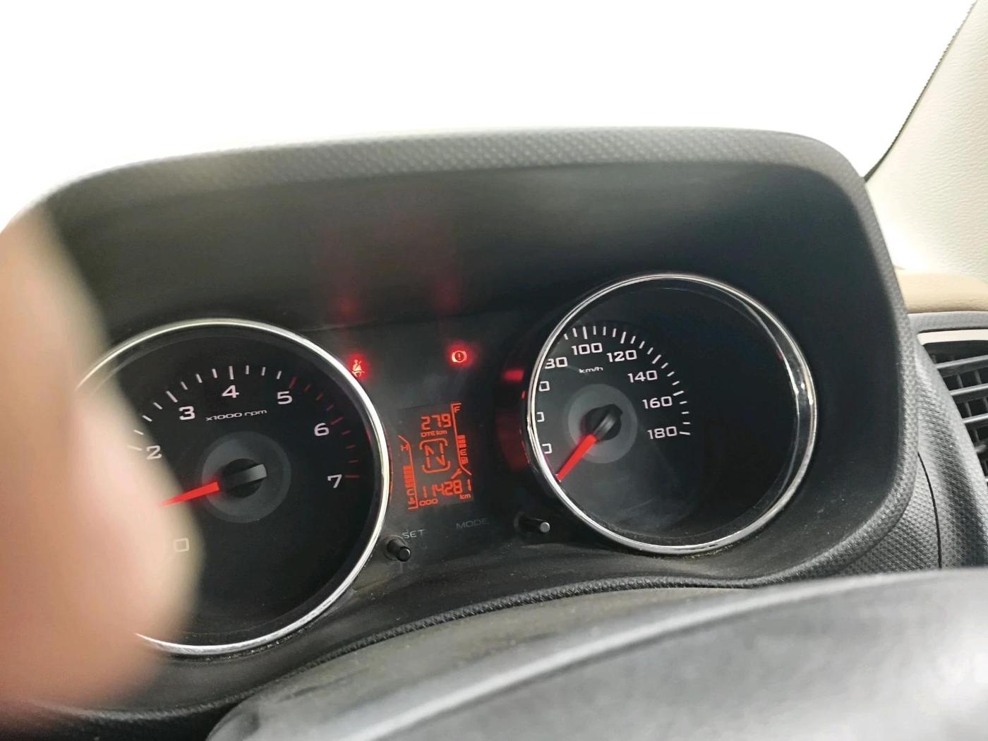2017 Mahindra TUV300 T8, Diesel, Manual, 1,14,281 km, interior