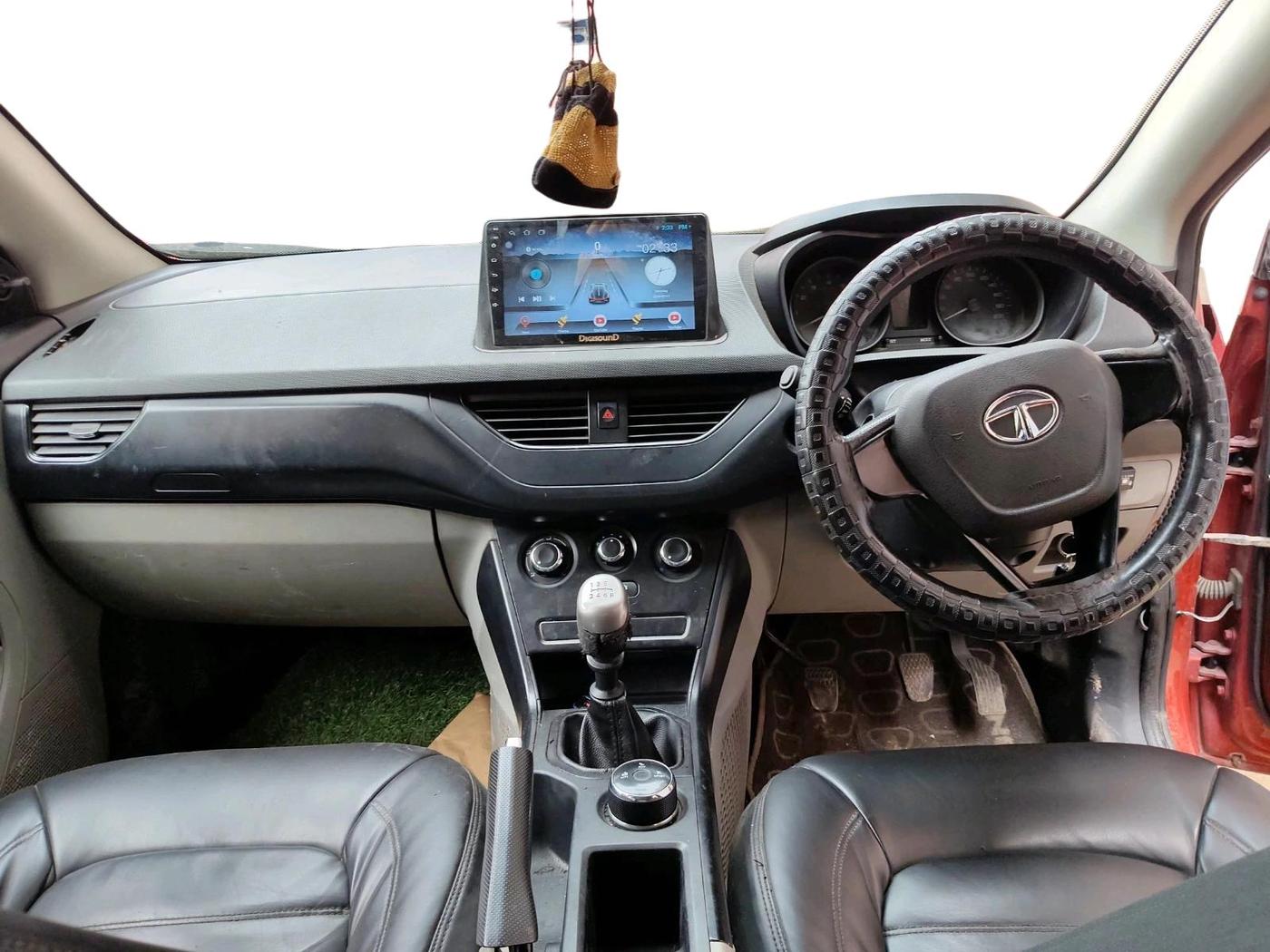 2018 Tata NEXON XE PETROL, CNG, Manual, 82,070 km, interior