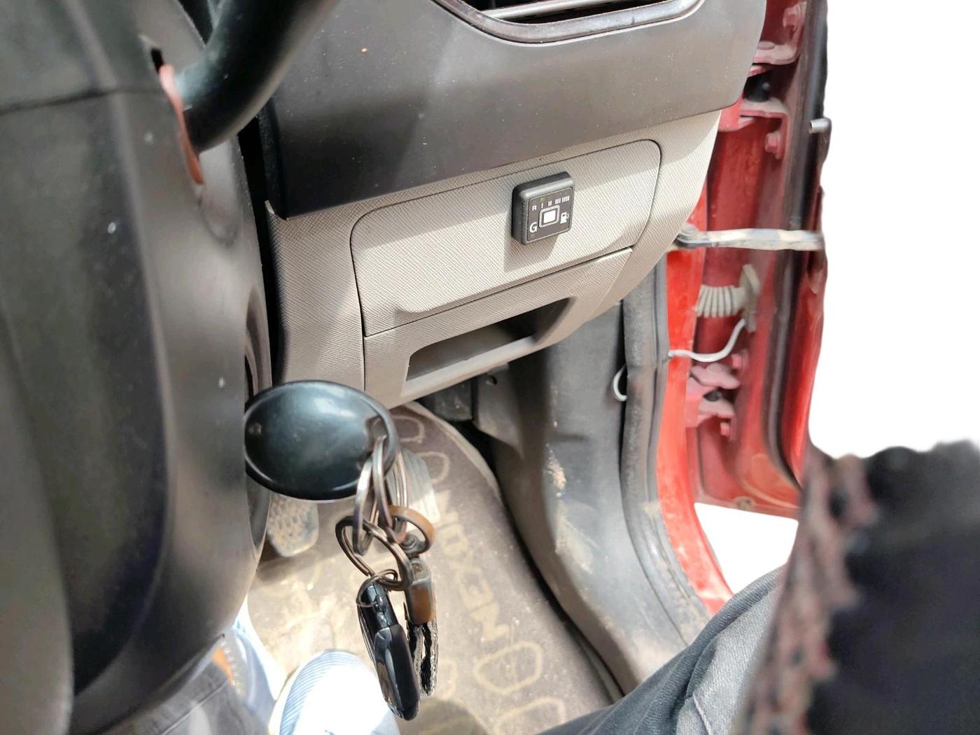 2018 Tata NEXON XE PETROL, CNG, Manual, 82,070 km, interior