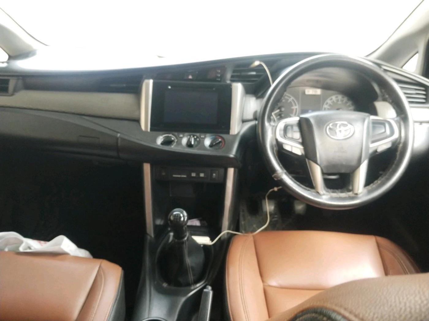 2020 Toyota Innova Crysta 2.4 G 7 STR, Diesel, Manual, 3,08,594 km, interior