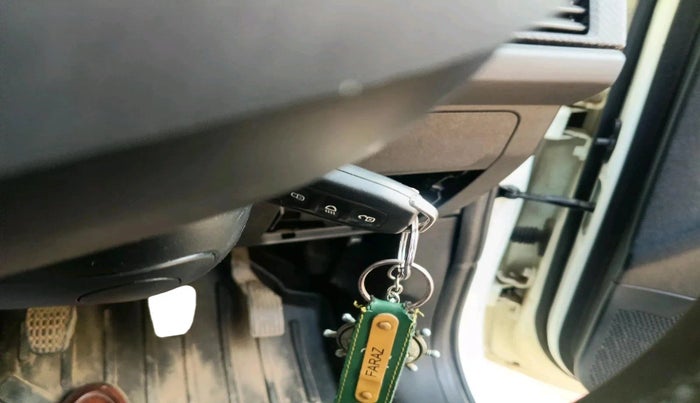 2023 Tata NEXON SMART+ SUNROOF 1.2 PETROL, Petrol, Manual, 40,278 km, interior