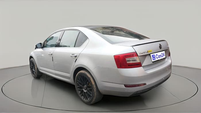 2015 Skoda Octavia ELEGANCE 1.8 TSI AT, Petrol, Automatic, 1,01,600 km, exterior