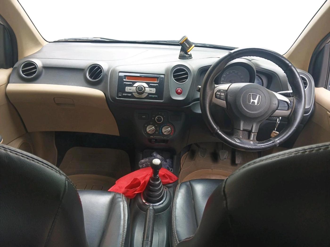 2015 Honda Amaze 1.2L I-VTEC S, Petrol, Manual, 52,096 km, interior